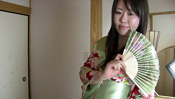 Japanse Groepsseks Begint Met Een Sensuele Massage