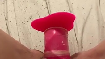 Deutsche Teen Schöne Fette Frauen Masturbiert Mit Übergroßem Dildo