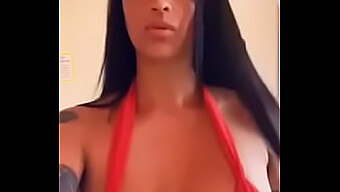 Prepare-Se Para Se Surpreender Com Esta Deslumbrante Beleza Negra De Lingerie