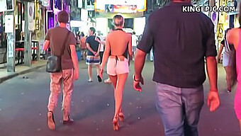 Întâlnirea Unui Turist Sexual Cu O Bargirl Matură În Bangkok, Thailanda