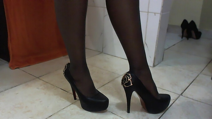 Black Ebony Struts In New Heels