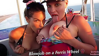 Trio Public Passionnant Avec Une Adolescente Et Une Milf Sur Ferris Wheel