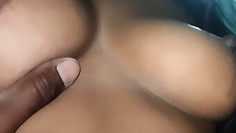 Bhabhi Desi Faz Um Boquete Desleixado E Engole Porra