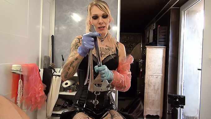 Lady Jane Van Darks Ekstreme Fisting Og Speculum Leg Med Bdsm Vridninger