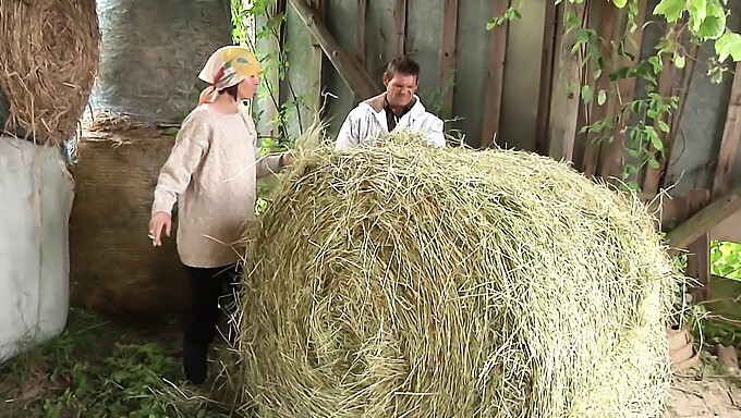 Perverzní Němečtí Farmáři Praktikují Svůj Výstřední Sex Na Farmě