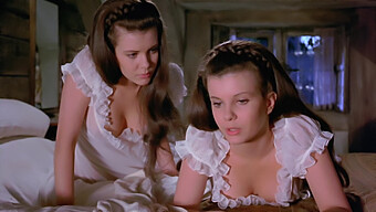 Irmãs Gêmeas Expostas Em Filme De Terror Twins Of Evil