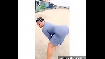 Nigeriansk Collegestudent Danser Og Deltar I En Trekant