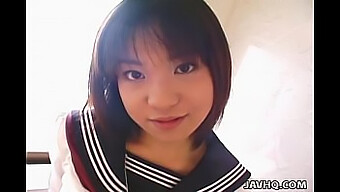 Une Belle Adolescente Japonaise Se Fait Couvrir De Sperme Après Le Sexe