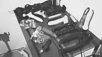 Sessione Bdsm Intensa Con Una Fucking Machine E Bondage