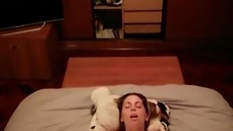 Video Făcut Acasă Cu Fata Latină Alba Care Își Face Plăcere Singură