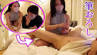 Prvý Japonský Chlapec Dostane Handjob A Ejakuluje, Keď Je V Obrátenej Kovbojke