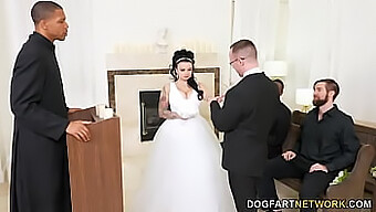 Trio Interrazziale Con Soffocamento E Tema Di Matrimonio Con Payton Preslee